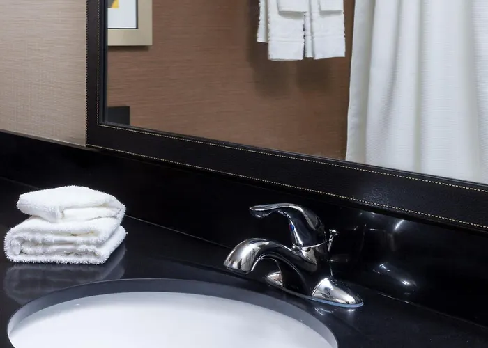 Fairfield & By Marriott Hotel Galesburg