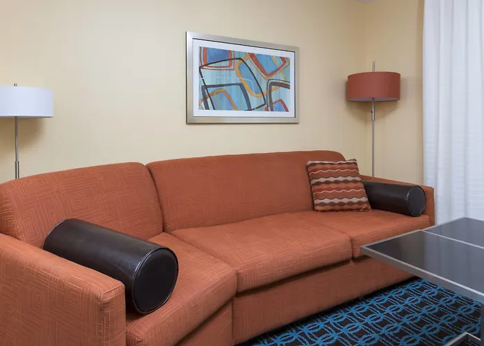 Hotel Fairfield & By Marriott Galesburg