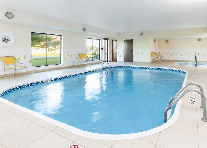 Hotel Fairfield & By Marriott Galesburg