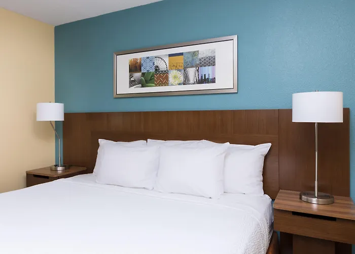 Hotel Fairfield & By Marriott Galesburg